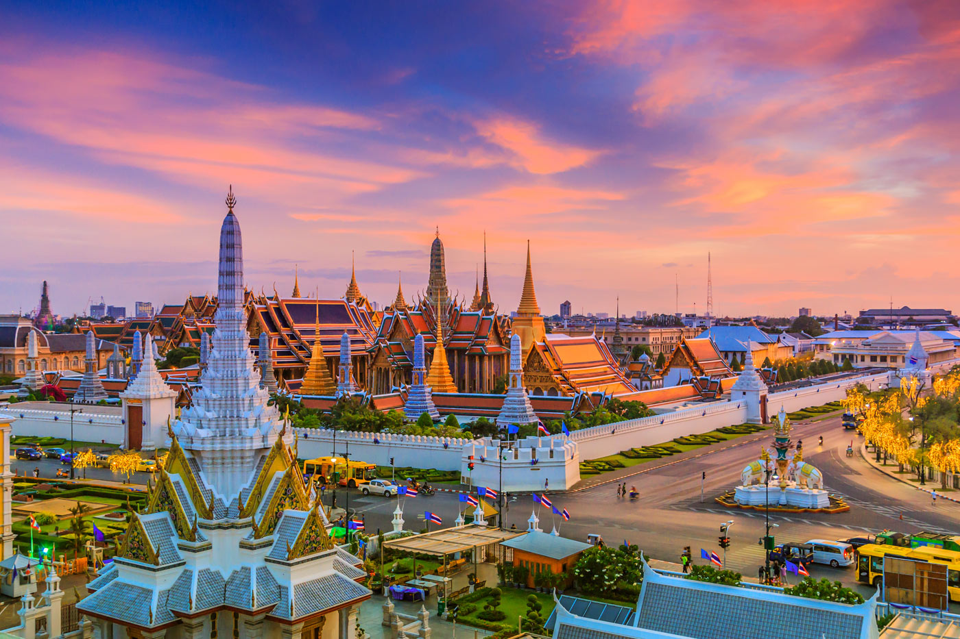 United-Travels-and-Tours-Pte-Ltd-Landmark-of-Bangkok-city-Temple-of-the-Emerald-Buddha-Bangkok-Asia-Thailand